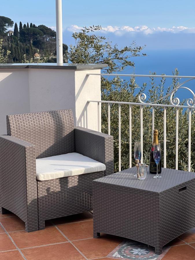 Infinity Experience Casa Vacanza Incantevole Con Terrazzo Scala Bagian luar foto
