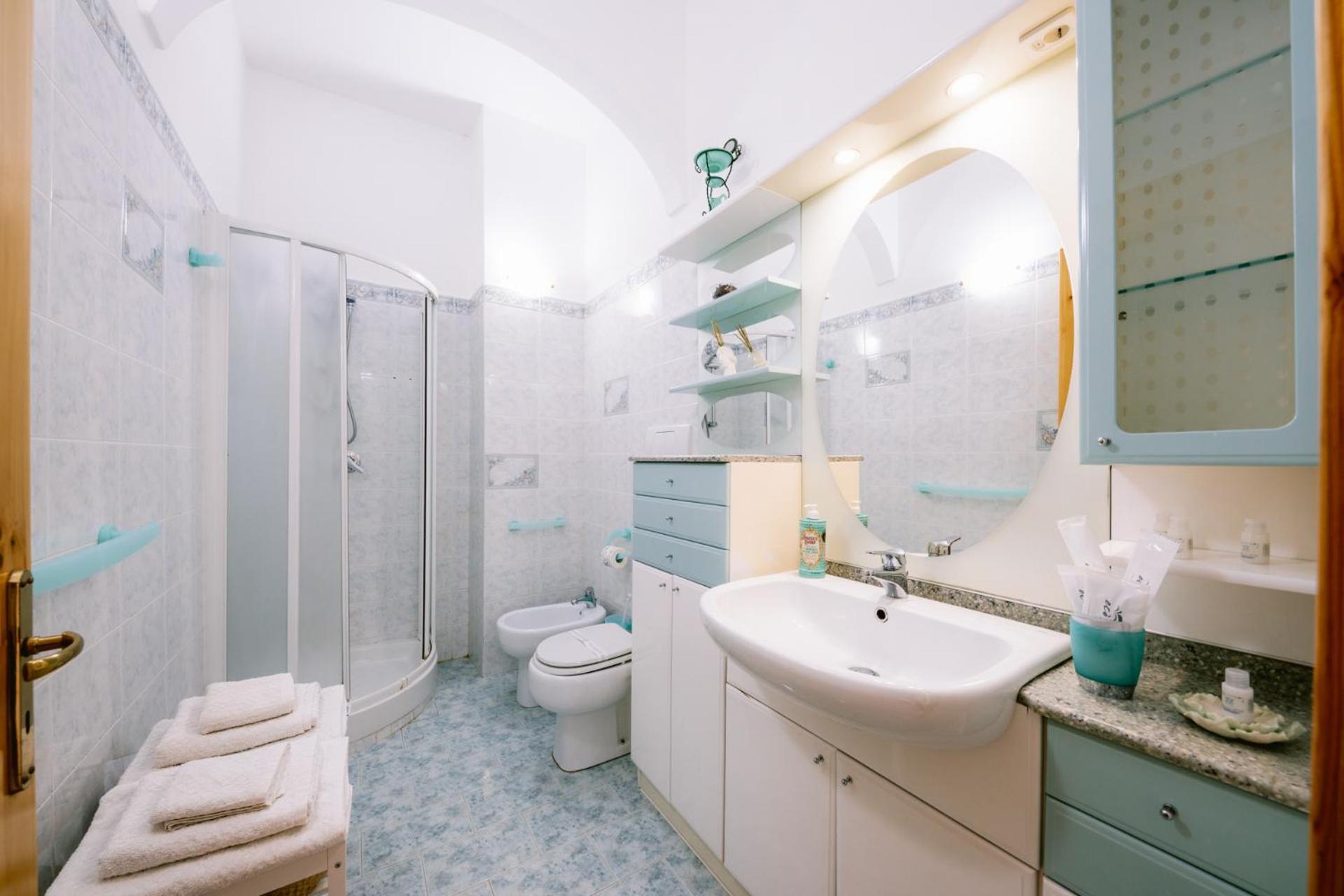 Infinity Experience Casa Vacanza Incantevole Con Terrazzo Scala Bagian luar foto
