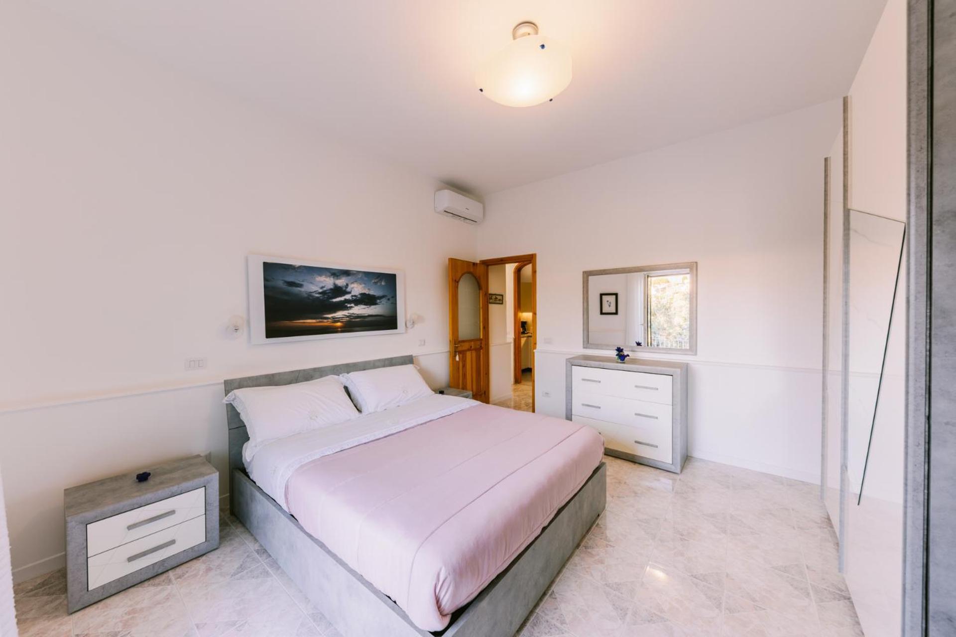 Infinity Experience Casa Vacanza Incantevole Con Terrazzo Scala Bagian luar foto